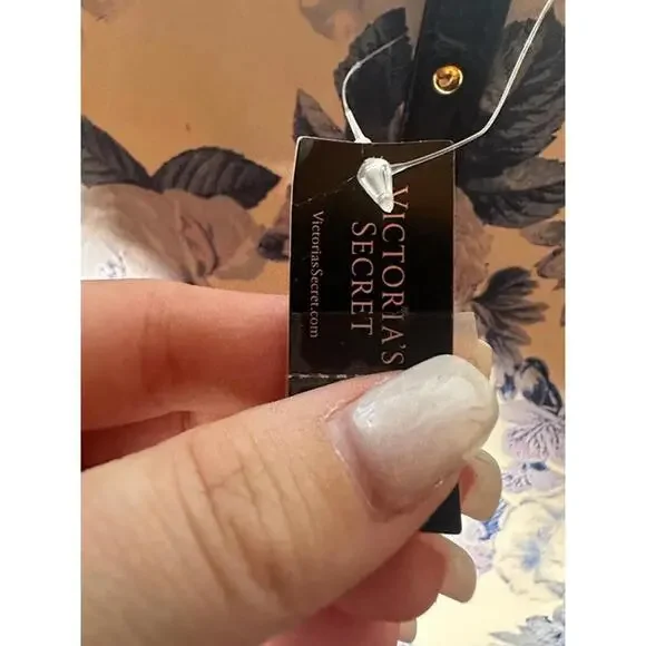 Victoria’s Secret Floral Weekender Tote Bag – NWT - Picture 4 of 7